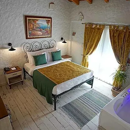 Alacati Aura Ciftlikkoyu