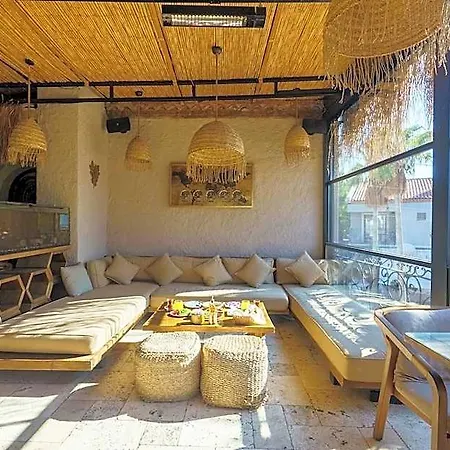 Otel Alacati Aura