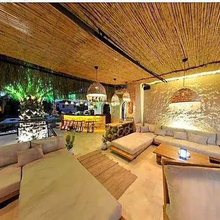 Otel Alacati Aura