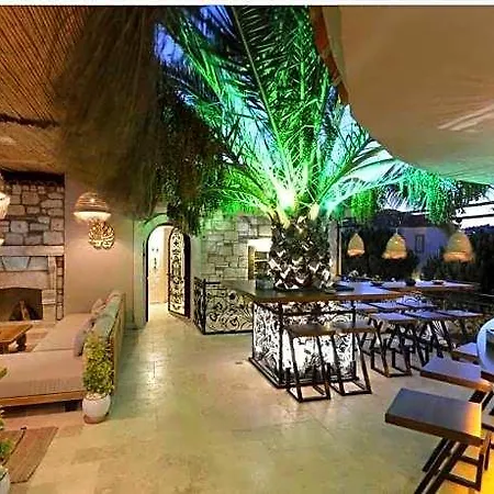 Alacati Aura Otel 3*